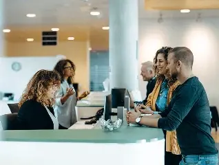 Obsługa interesantów i mieszkańców w Biurze Obsługi Klienta urzędu administracji publicznej